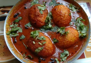 http://www.recipe4kitchen.com/egg-curry-in-tomato-gravy-recipe/